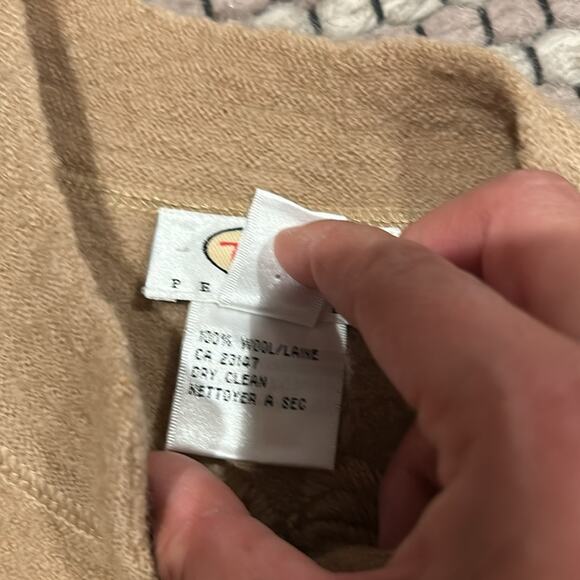 Vintage Talbot 100% wool buttoned front sweater. Size S - Picture 8 of 13